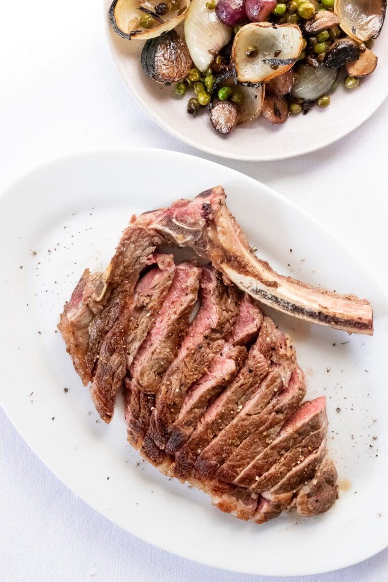 The Perfect Pair: A Guide to Pairing Wine with Steak